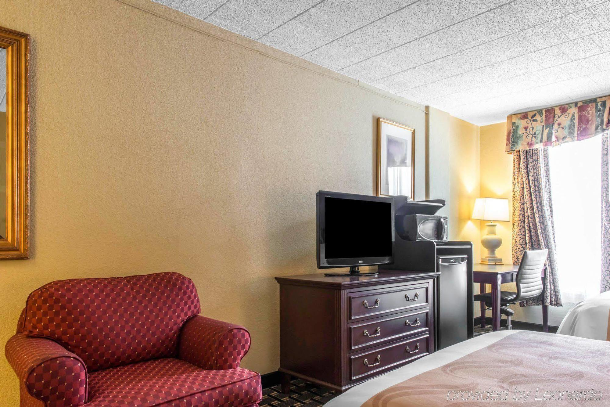 Quality Inn New Kensington Buitenkant foto