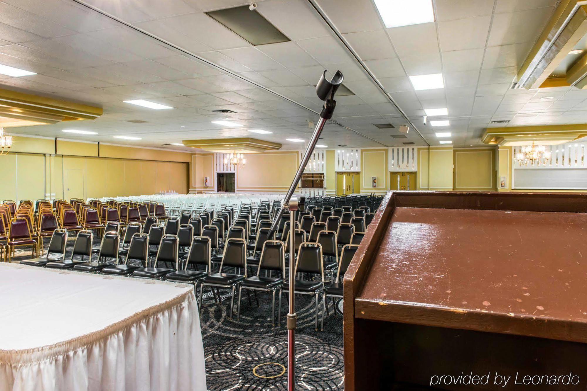 Quality Inn New Kensington Buitenkant foto